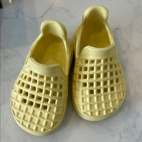 Lusso Cloud Baby Scenario Sunny Yellow Comfort Slip-On Shoes - Picture 2 of 7